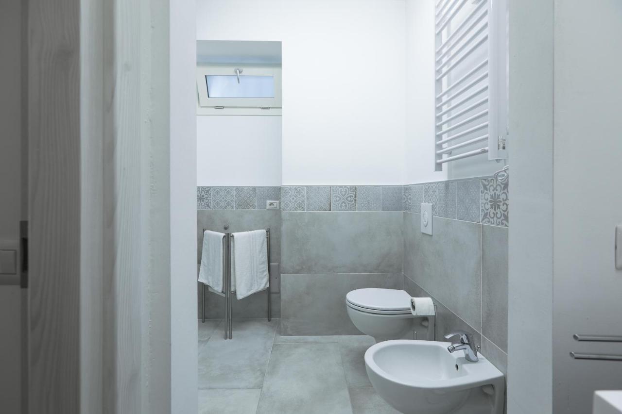 Blue Sapphire Como Cozy Flat In Center Of City Apartment Luaran gambar