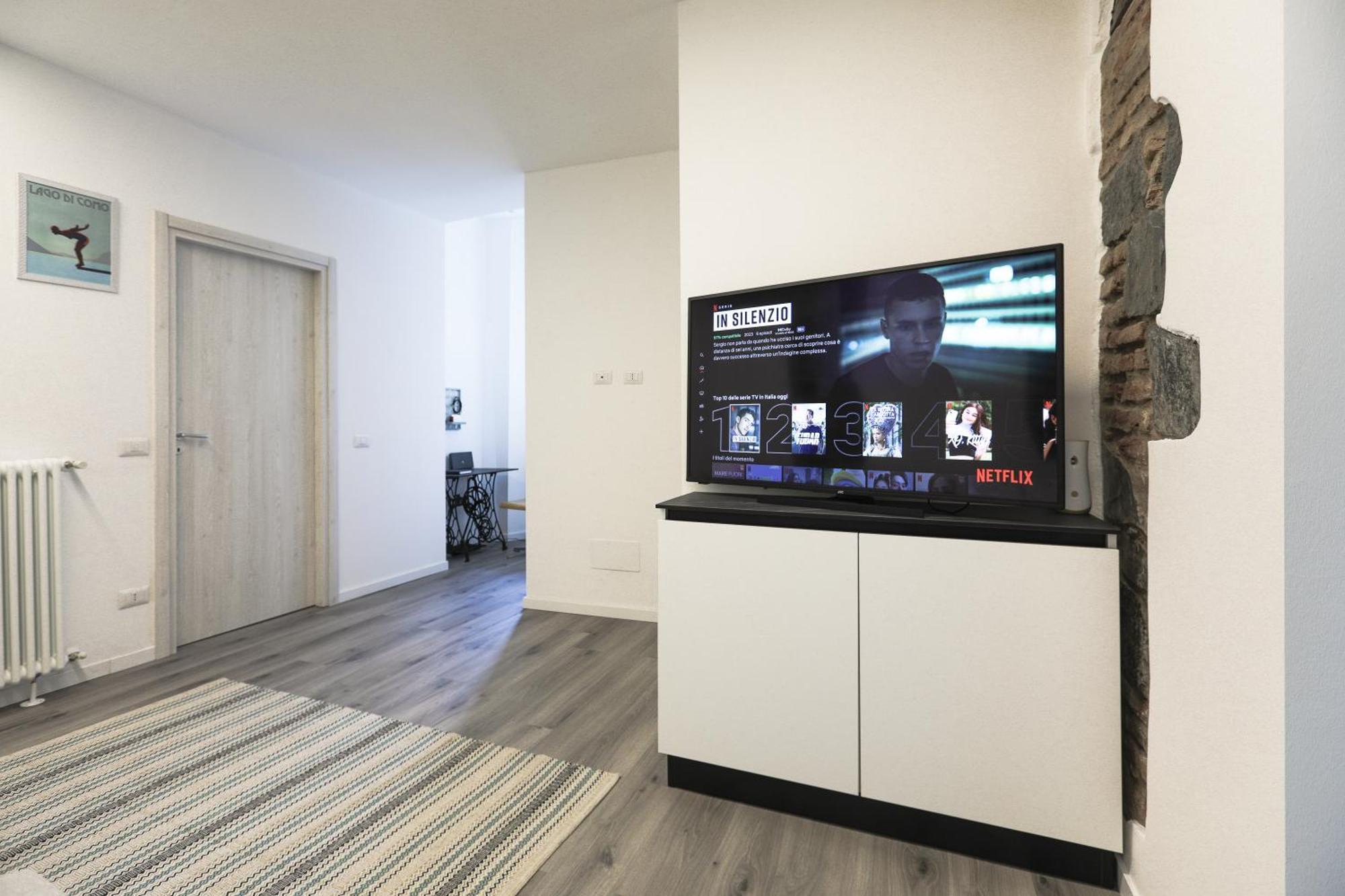 Blue Sapphire Como Cozy Flat In Center Of City Apartment Luaran gambar
